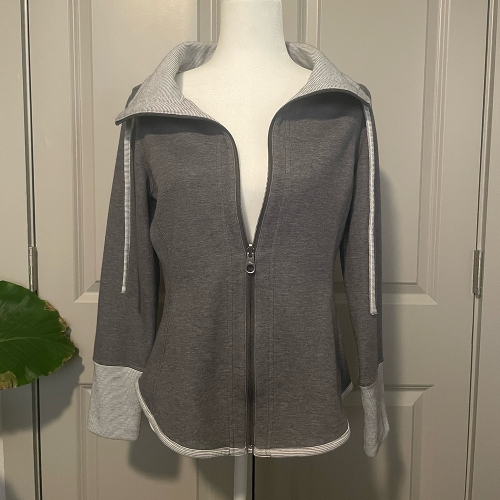 Tommy Bahama reversible zip up sweater- women’s size small